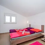 B&b-6 By Interhome *
