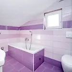B&b-6 By Interhome * Ližnjan