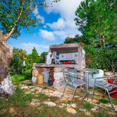 B&b-6 By Interhome * Ližnjan