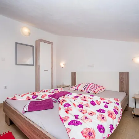 B&b-6 By Interhome Apartman Ližnjan