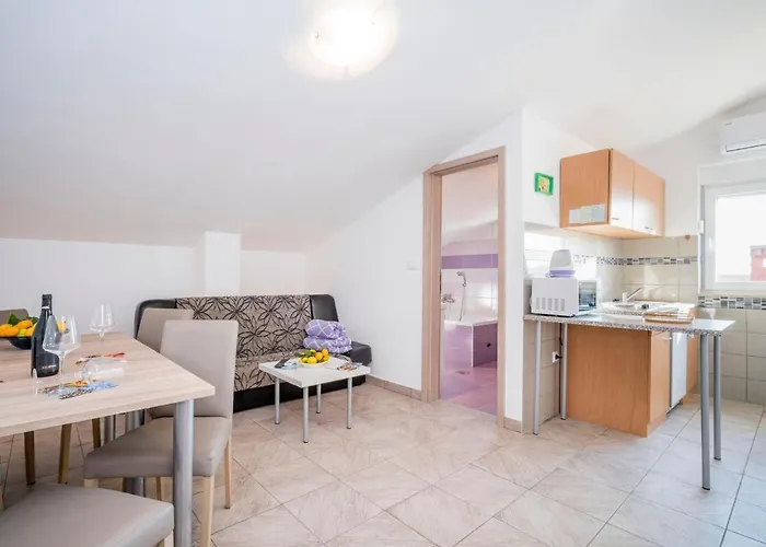 B&b-6 By Interhome Ližnjan